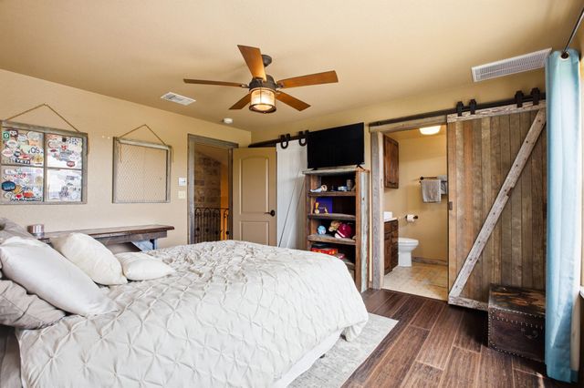 7835 Berger RD, Schulenburg, TX 78956