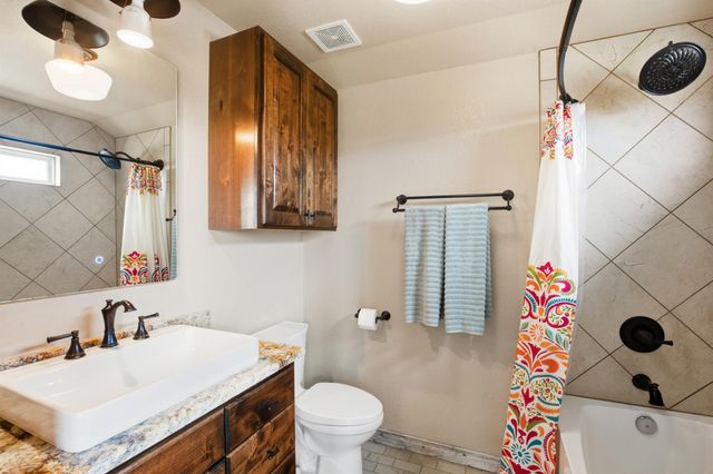 7835 Berger RD, Schulenburg, TX 78956