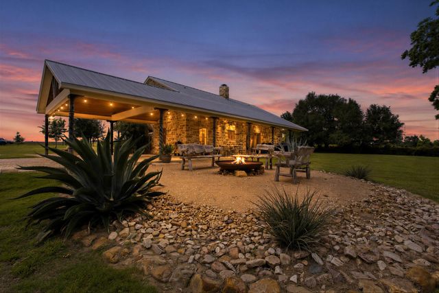 7835 Berger RD, Schulenburg, TX 78956