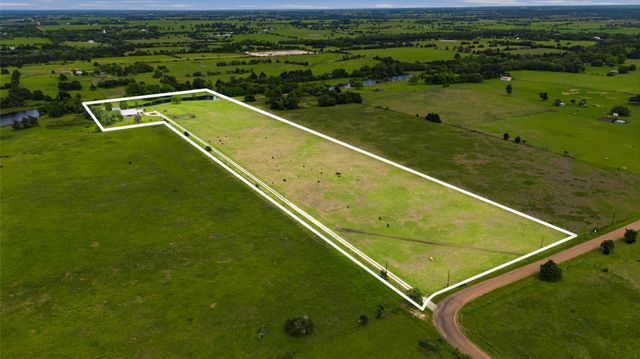 7835 Berger RD, Schulenburg, TX 78956