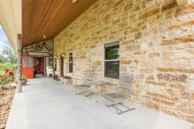 7835 Berger RD, Schulenburg, TX 78956