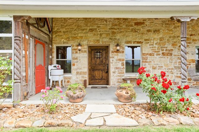 7835 Berger RD, Schulenburg, TX 78956
