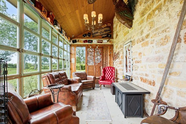 7835 Berger RD, Schulenburg, TX 78956