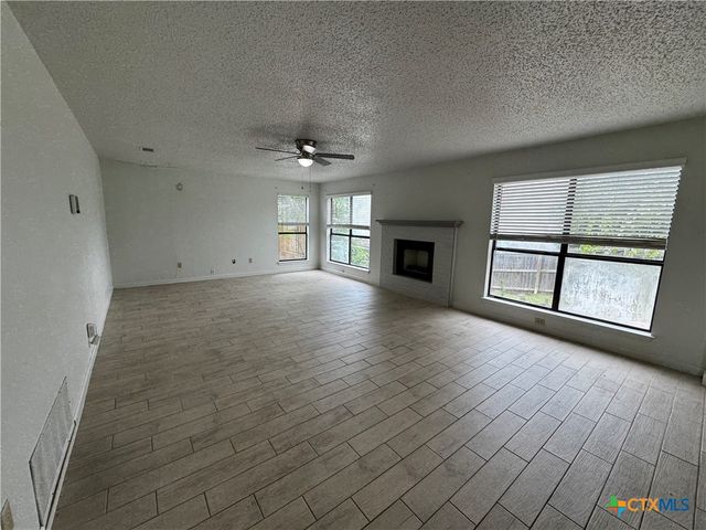 403 Red Oak Circle, Copperas Cove, TX 76522