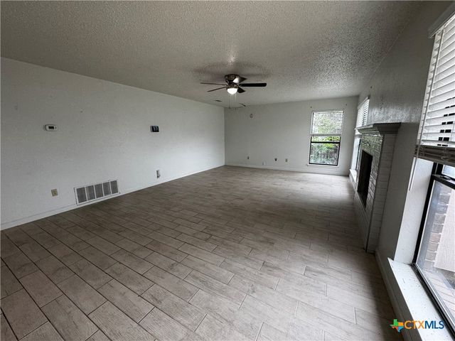 403 Red Oak Circle, Copperas Cove, TX 76522