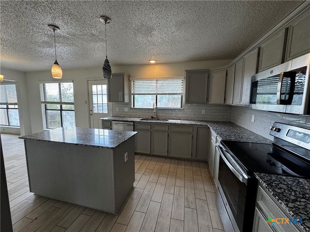 403 Red Oak Circle, Copperas Cove, TX 76522