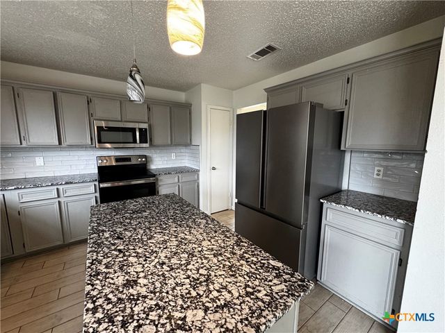 403 Red Oak Circle, Copperas Cove, TX 76522