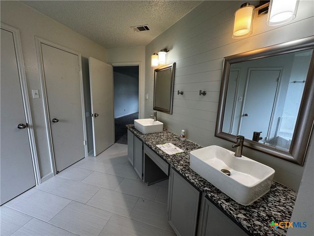 403 Red Oak Circle, Copperas Cove, TX 76522
