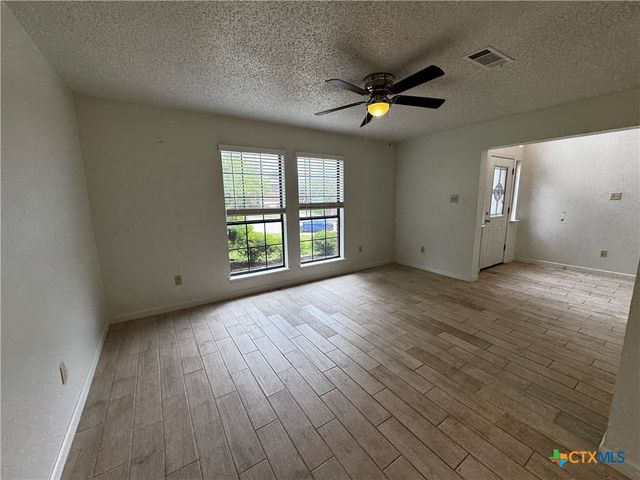 403 Red Oak Circle, Copperas Cove, TX 76522