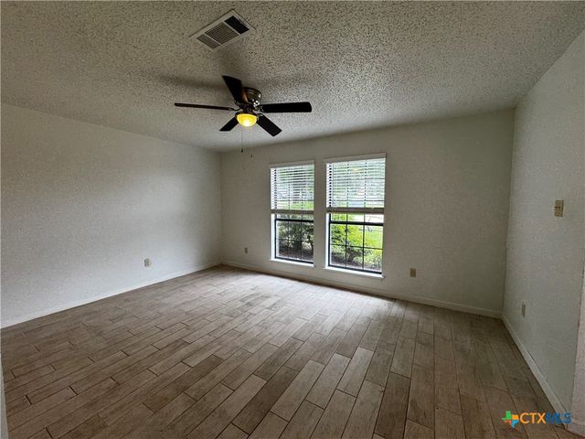 403 Red Oak Circle, Copperas Cove, TX 76522