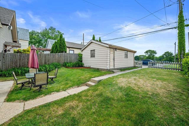 2843 S Linebarger TERRACE, Milwaukee, WI 53207