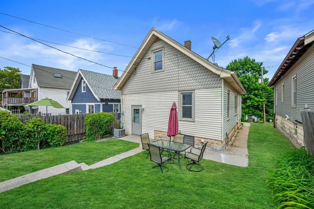 2843 S Linebarger TERRACE, Milwaukee, WI 53207