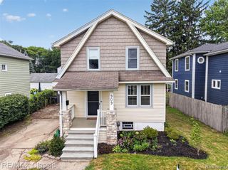 909 Fernwood Road, Royal Oak, MI 48067