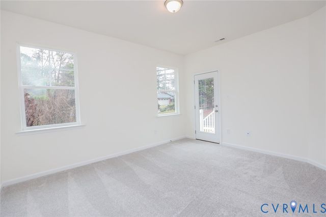 10342 Szalay Ln, Ashland, VA 23005