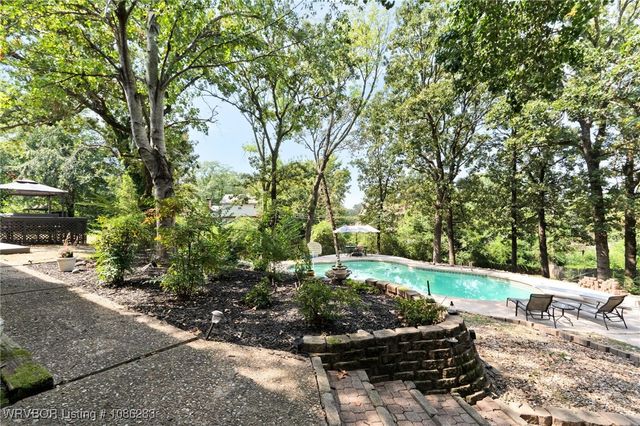 7709 Camelot Circle, Fort Smith, AR 72903