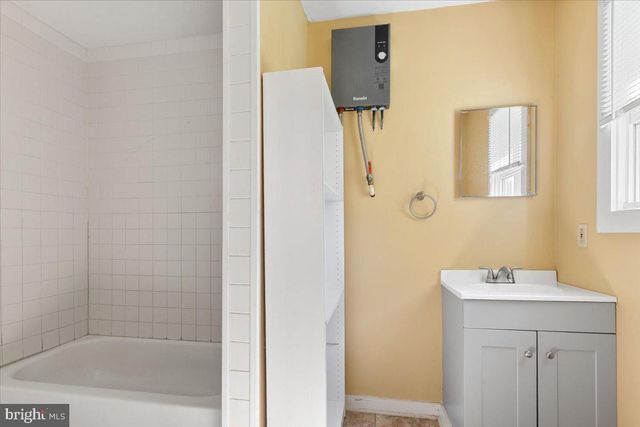 204 CUTLER AVE, Louisa, VA 23093