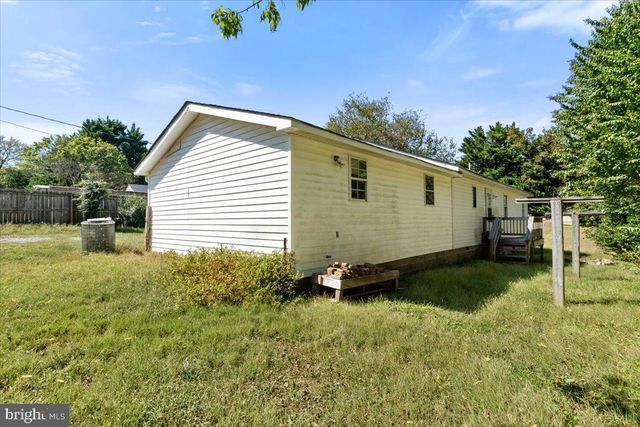 204 CUTLER AVE, Louisa, VA 23093