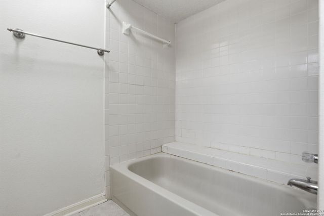 7738 Chambers Rd Apt 908, San Antonio, TX 78229