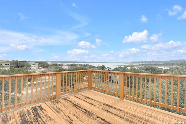 450 Stagecoach, Canyon Lake, TX 78133