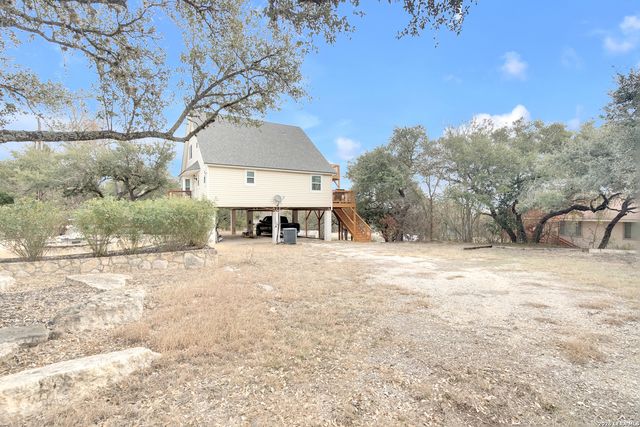 450 Stagecoach, Canyon Lake, TX 78133