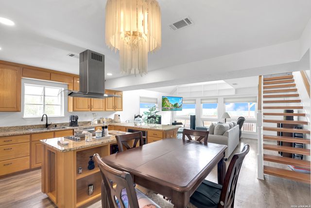 450 Stagecoach, Canyon Lake, TX 78133