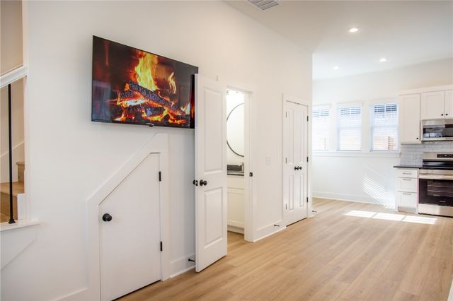 656 W Price Avenue, Springdale, AR 72764