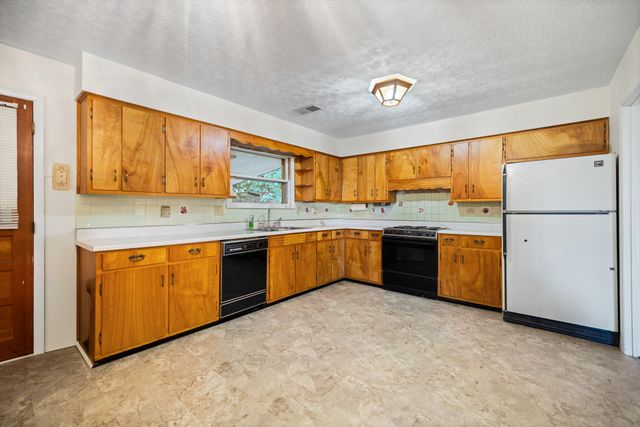2371 State Highway 1568, Monticello, KY 42633