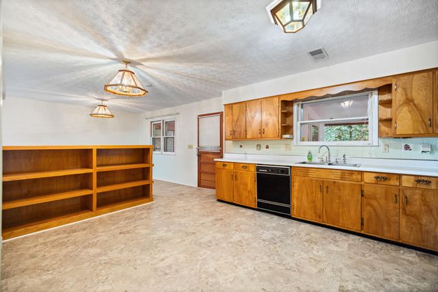 2371 State Highway 1568, Monticello, KY 42633