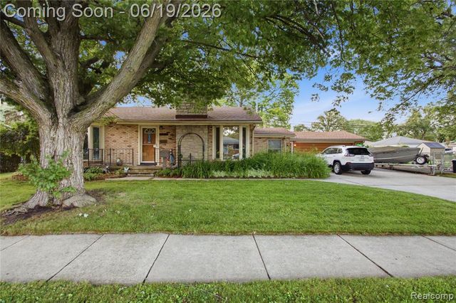 21211 Ardmore Park Drive, Saint Clair Shores, MI 48081