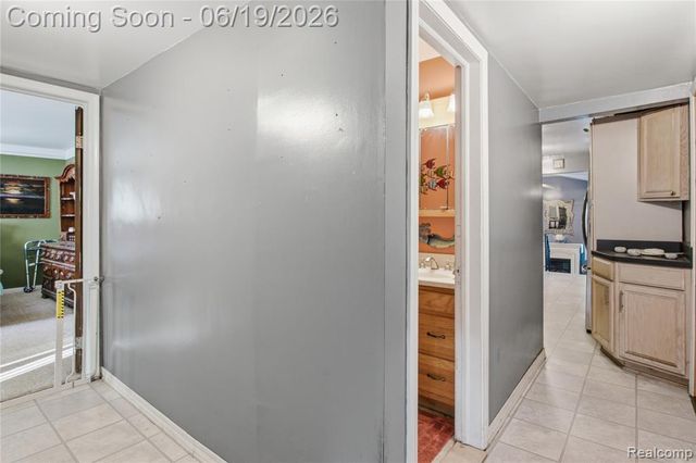 21211 Ardmore Park Drive, Saint Clair Shores, MI 48081