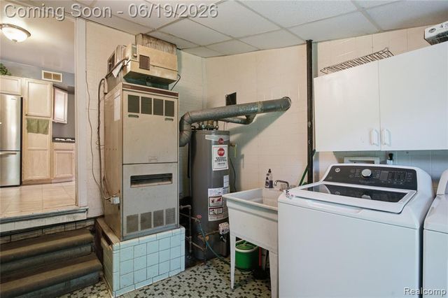 21211 Ardmore Park Drive, Saint Clair Shores, MI 48081