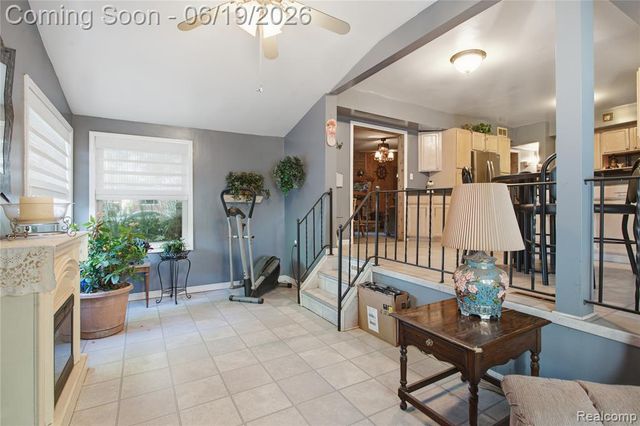 21211 Ardmore Park Drive, Saint Clair Shores, MI 48081