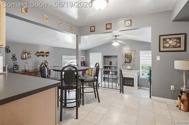 21211 Ardmore Park Drive, Saint Clair Shores, MI 48081