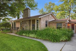 21211 Ardmore Park Drive, Saint Clair Shores, MI 48081