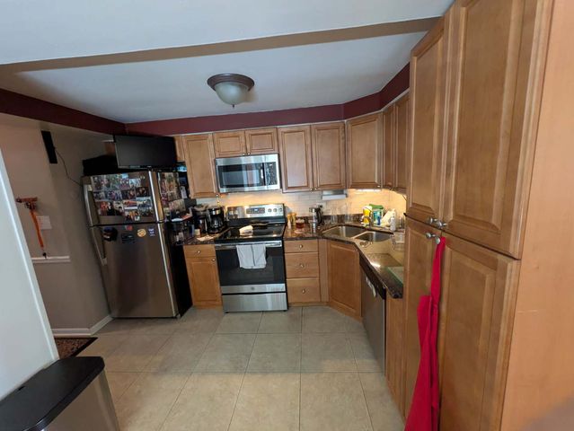 6700 W 64th Place 3W, Chicago, IL 60638