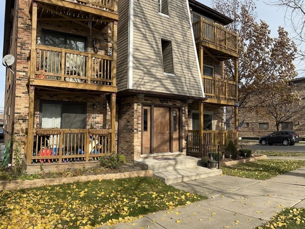6700 W 64th Place 3W, Chicago, IL 60638