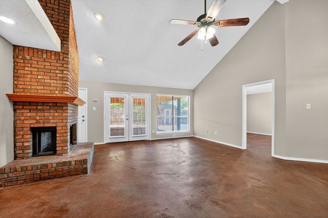 2221 Brookside Drive, Rowlett, TX 75088