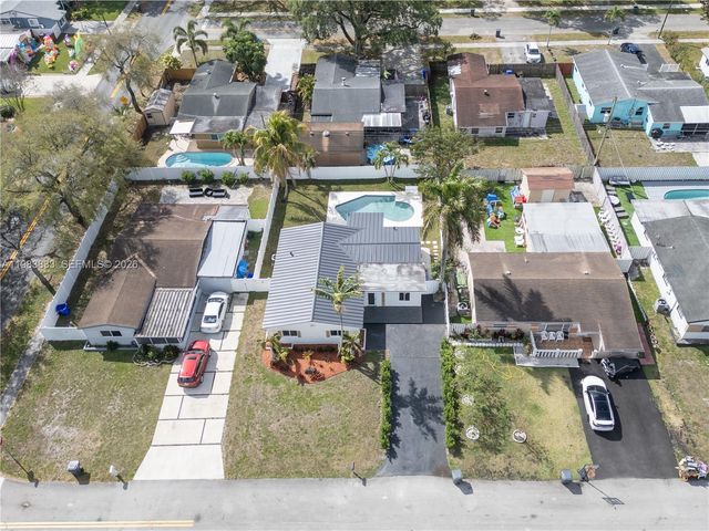 6610 Cody St, Hollywood, FL 33024