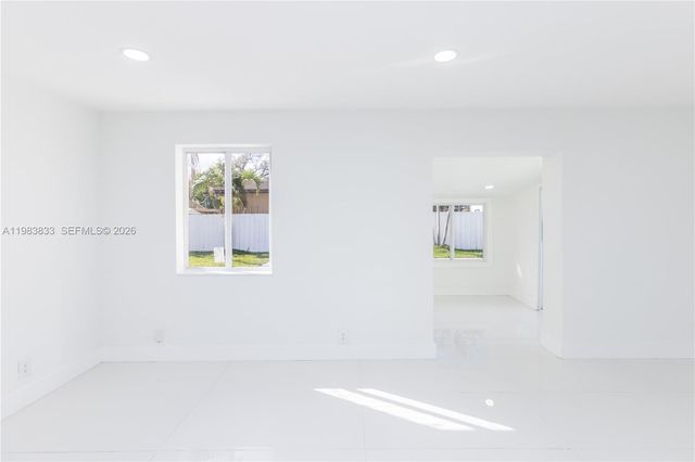 6610 Cody St, Hollywood, FL 33024