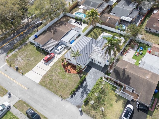 6610 Cody St, Hollywood, FL 33024