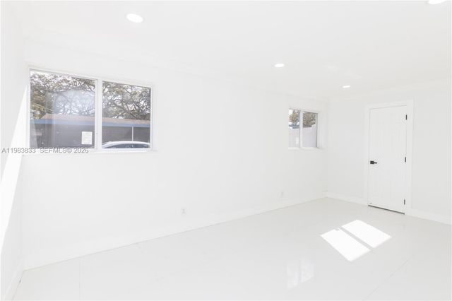 6610 Cody St, Hollywood, FL 33024