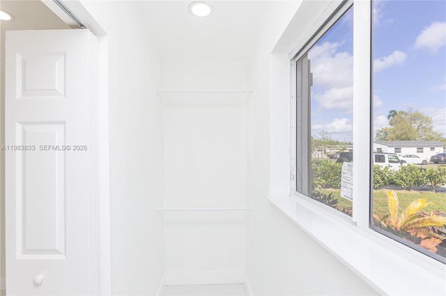 6610 Cody St, Hollywood, FL 33024