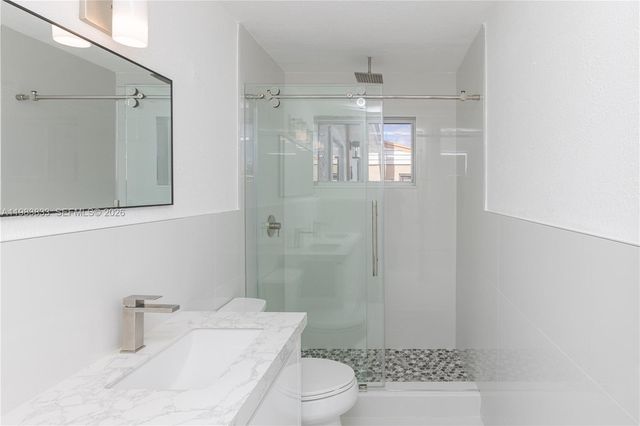 6610 Cody St, Hollywood, FL 33024