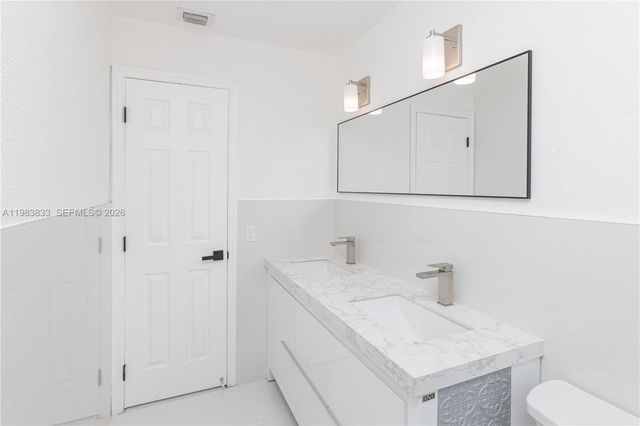 6610 Cody St, Hollywood, FL 33024