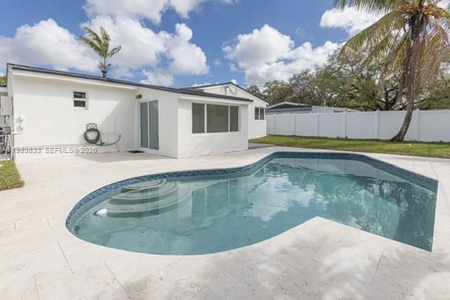 6610 Cody St, Hollywood, FL 33024