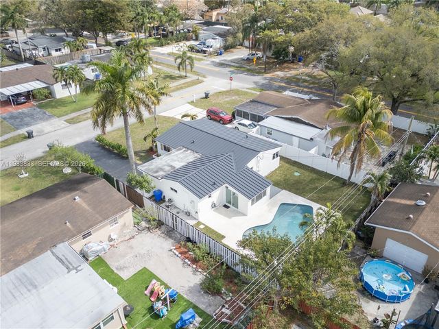 6610 Cody St, Hollywood, FL 33024