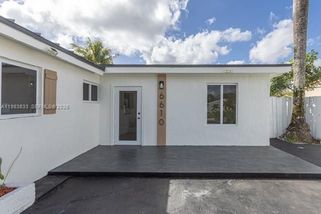 6610 Cody St, Hollywood, FL 33024