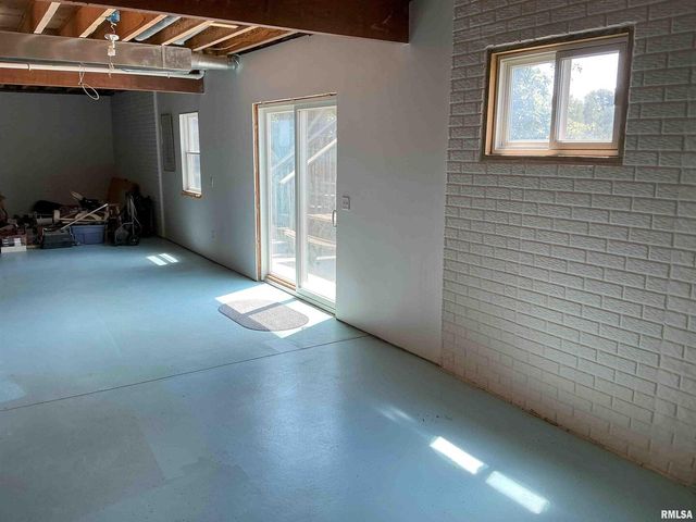 1808 106TH Avenue W, Milan, IL 61264