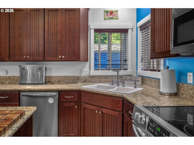 59951 ISABELLA Ln, St Helens, OR 97051