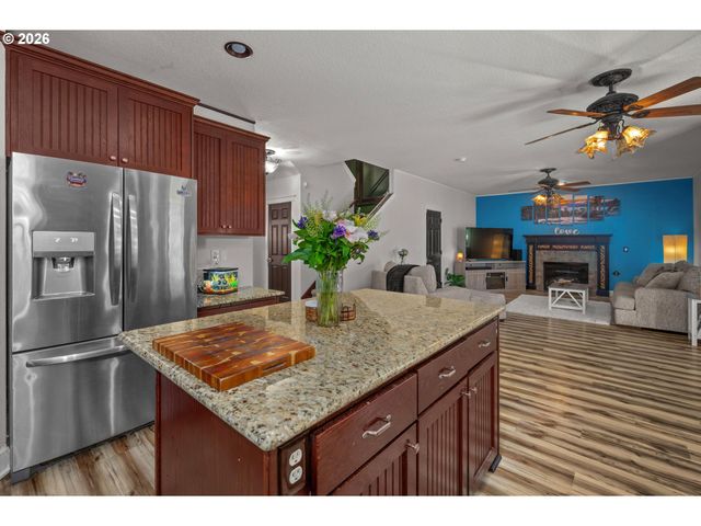 59951 ISABELLA Ln, St Helens, OR 97051